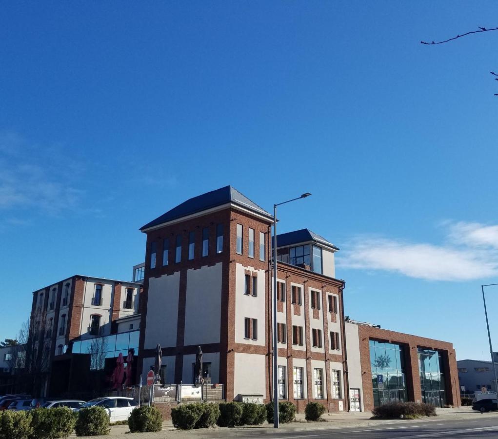 Arena Hotel Samorin Exterior foto