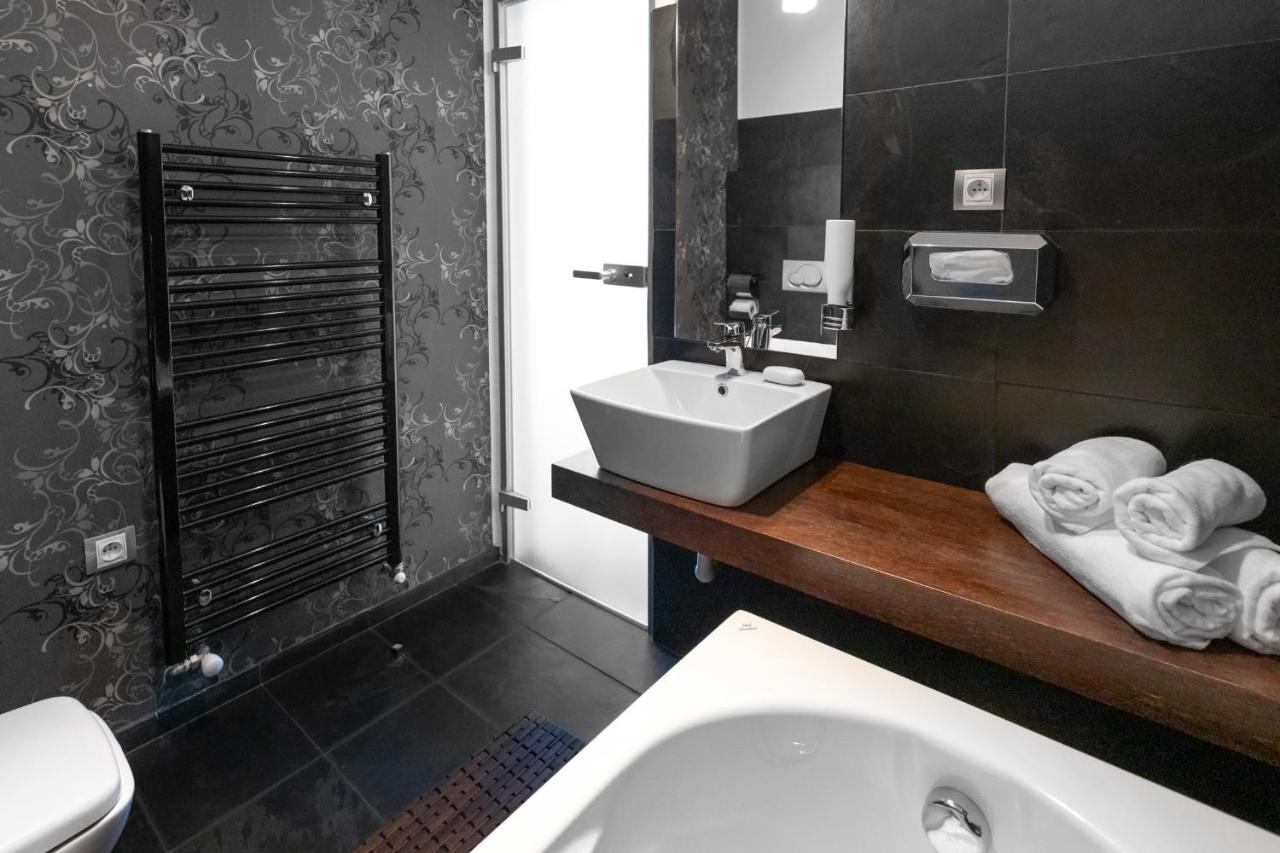 Arena Hotel Samorin Exterior foto