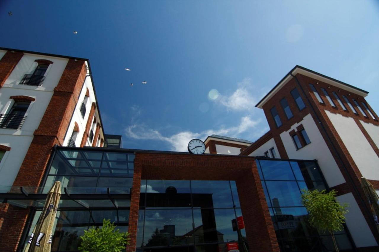 Arena Hotel Samorin Exterior foto